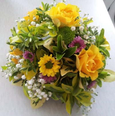Golden Sun - Sunshine in a bouquet - perfect to bring a smile to anyones face order for delivery same day or any day you choose